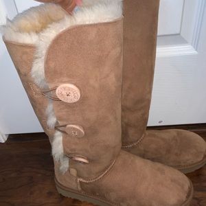 UGG Bailey Button Triplet II Boot in Chestnut
